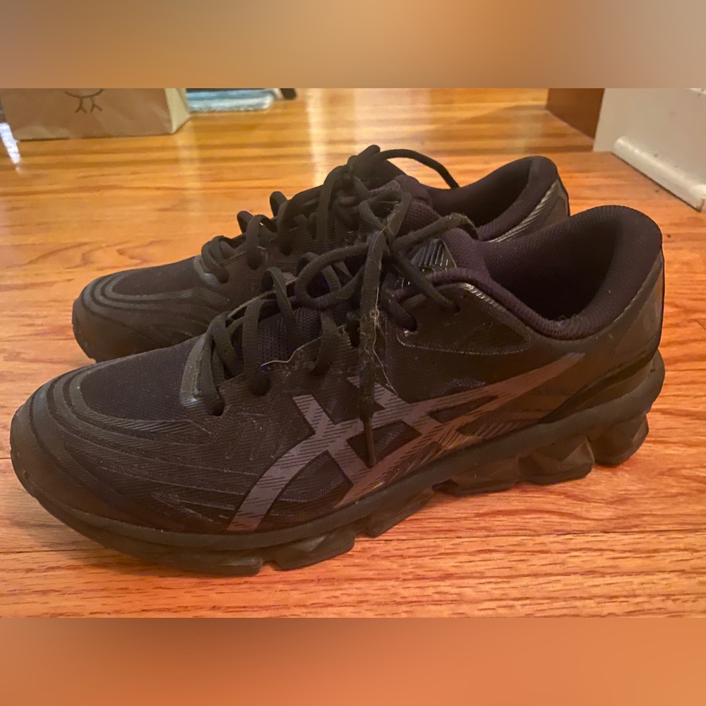 Asics Gel Quantum 360 VII Running Shoes - men’s size 10 - Black